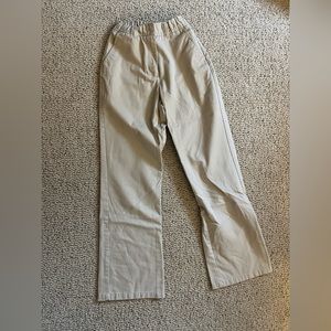 Khaki colored pants (4 slim) Izod